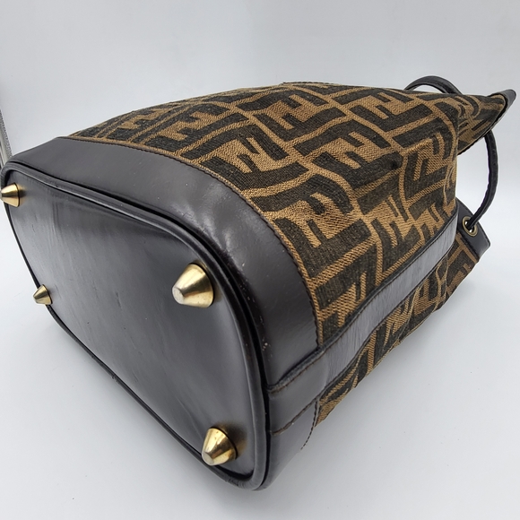 Fendi Zucca FF Canvas Vintage Shoulder Bag..Authentic !!! - Picture 6 of 16